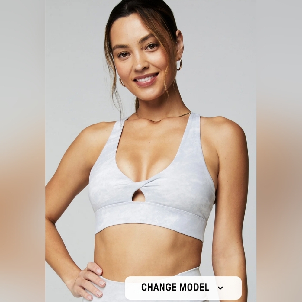 Oasis Twist Medium Impact Sports Bra